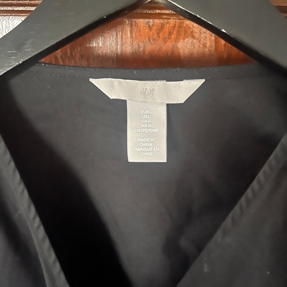 H&M Puff Sleeved Wrap Top - Picture 2 of 5